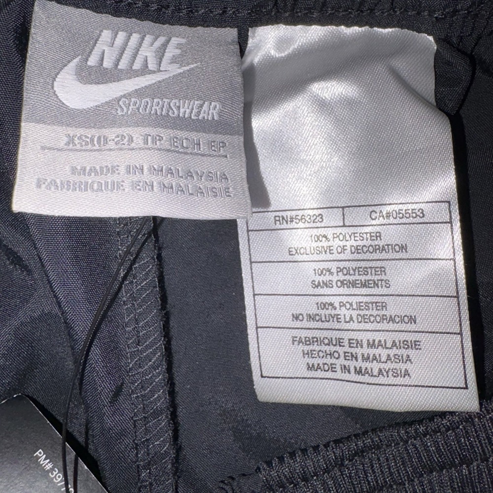 Vintage Nike 2-Piece Tracksuit Set Black White XS Zip Jacket & Pants 331139-010 - Picture 10 of 13
